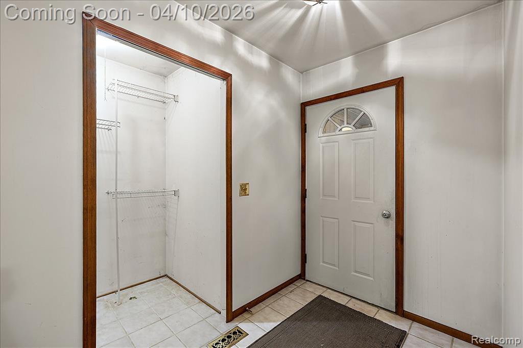 19246 Todd Drive, Clinton Twp, MI 48038 — Photo 5
