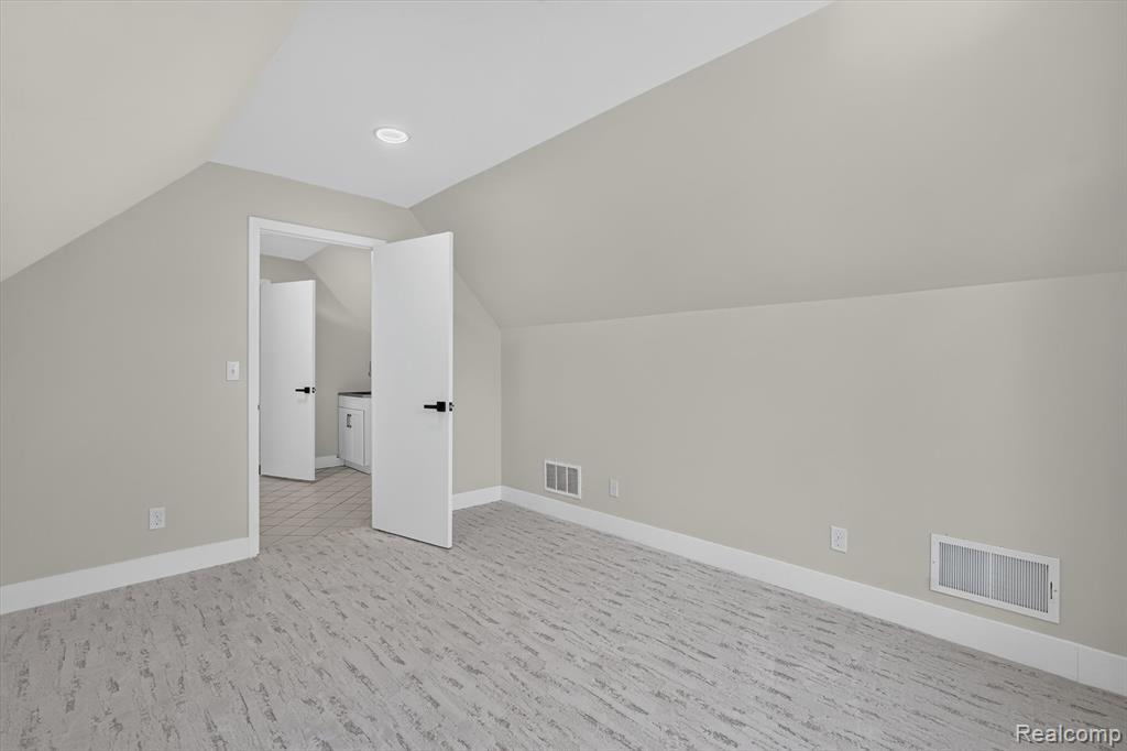 3429 Rolston Road, Fenton, MI 48430 — Photo 31