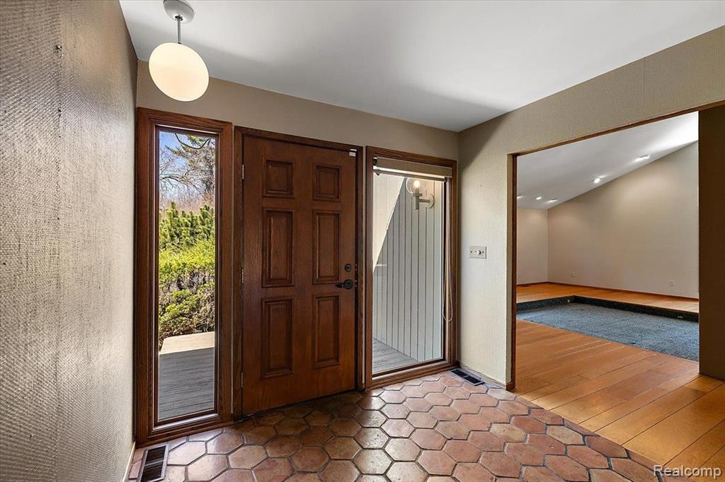 6145 BLUE BEECH Road, Rochester Hills, MI 48306 — Photo 29