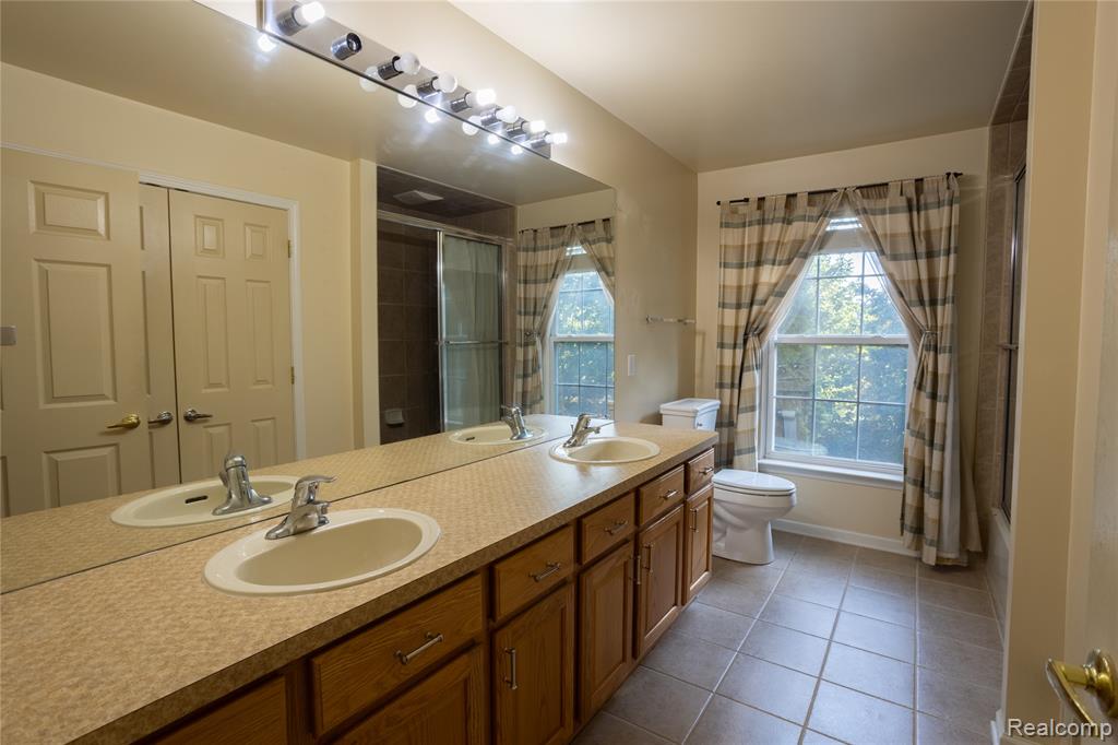 6263 Knob Bend Drive, Grand Blanc, MI 48439 — Photo 12
