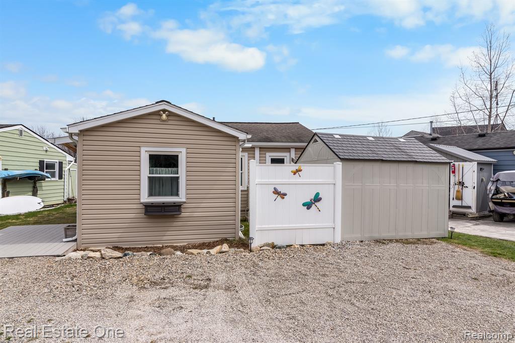 8831 Lagoon Drive, Brighton, MI 48116 — Photo 4