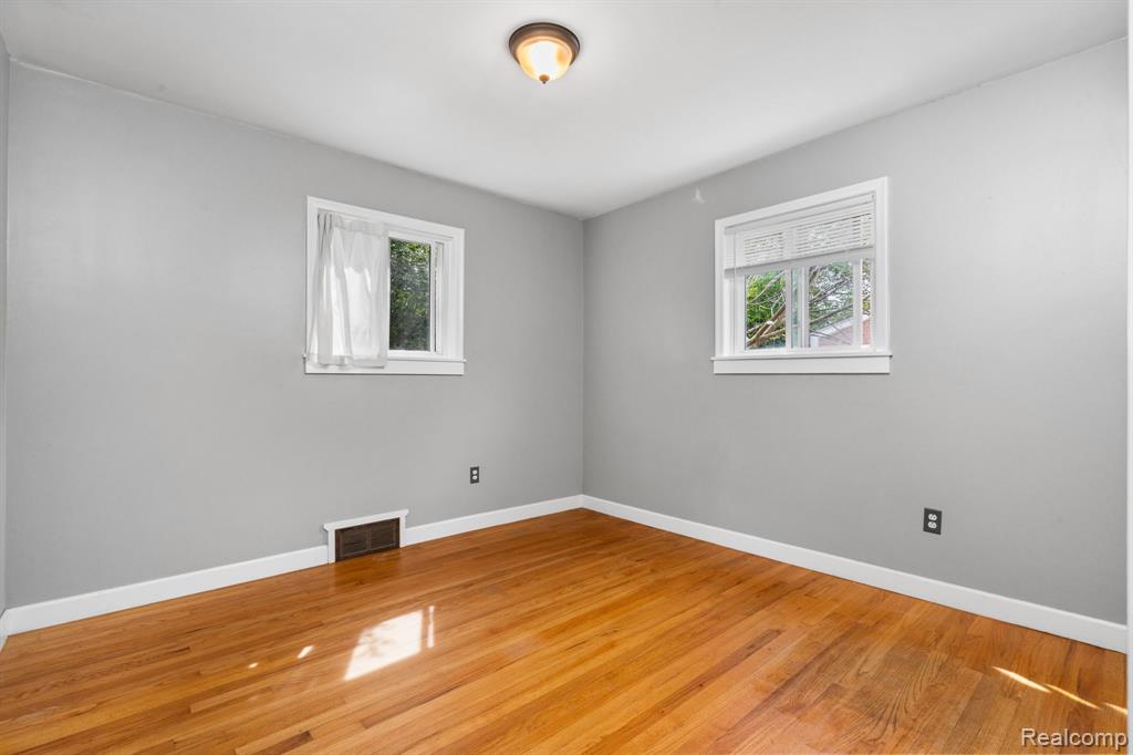 790 Friar Drive, Milford, MI 48381 — Photo 23