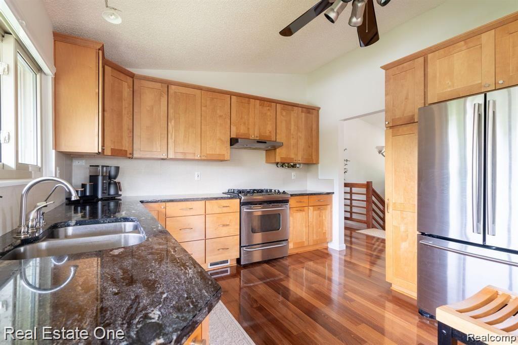 2728 DEVONSHIRE, Leonard, MI 48367 — Photo 17