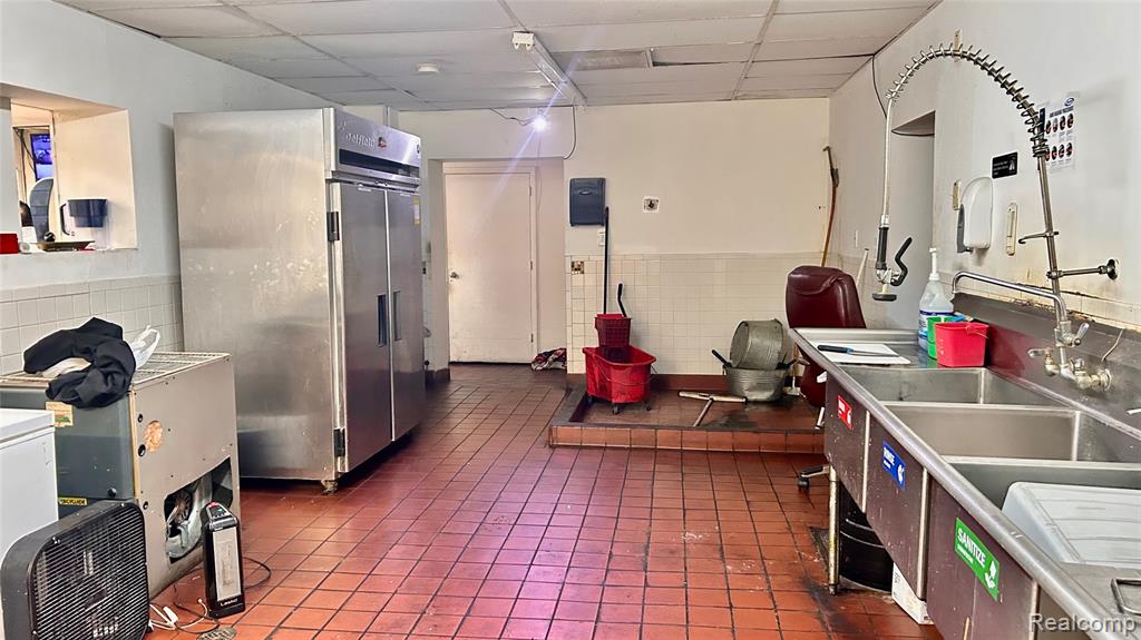 5207 E 7 Mile Road, Detroit, MI 48234 — Photo 10