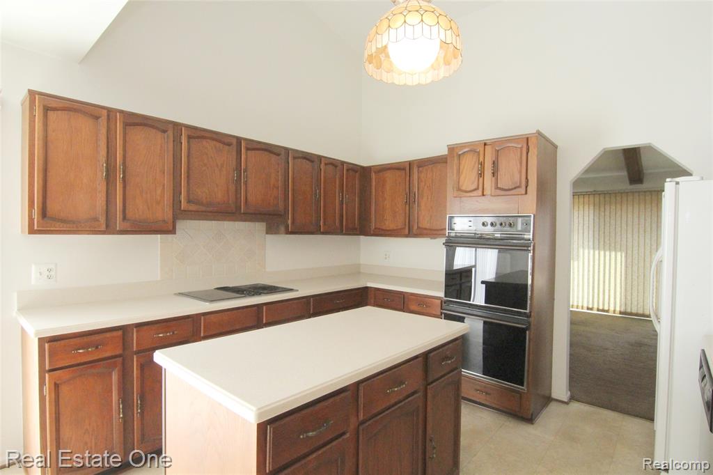 4458 Southmoor Lane, West Bloomfield, MI 48323 — Photo 6