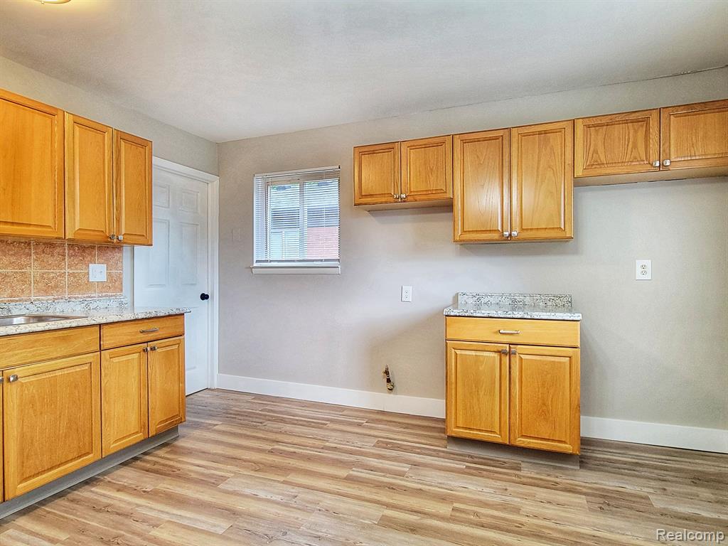4612 KATHERINE Street, Dearborn Heights, MI 48125 — Photo 9