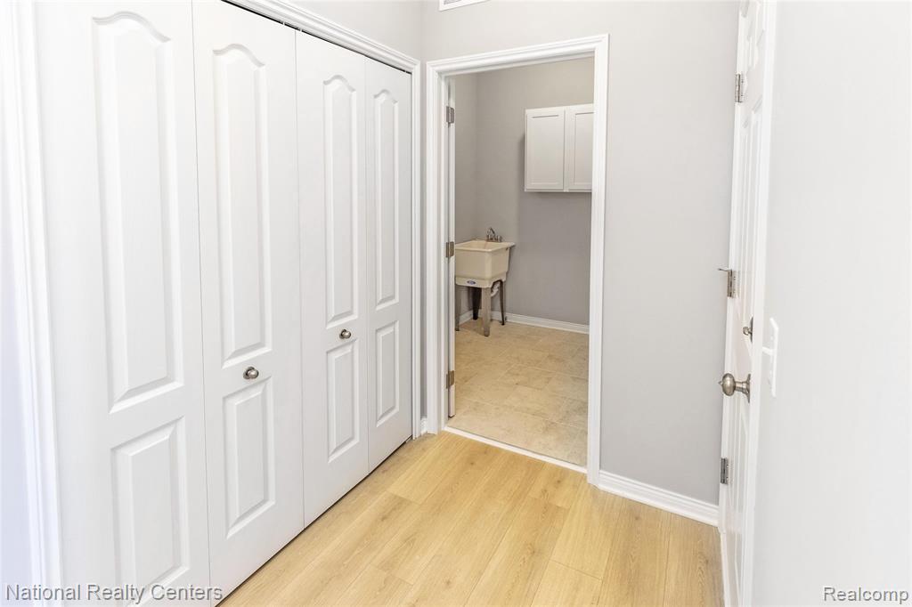67 Meadow Creek Drive, Goodrich Vlg, MI — Photo 11