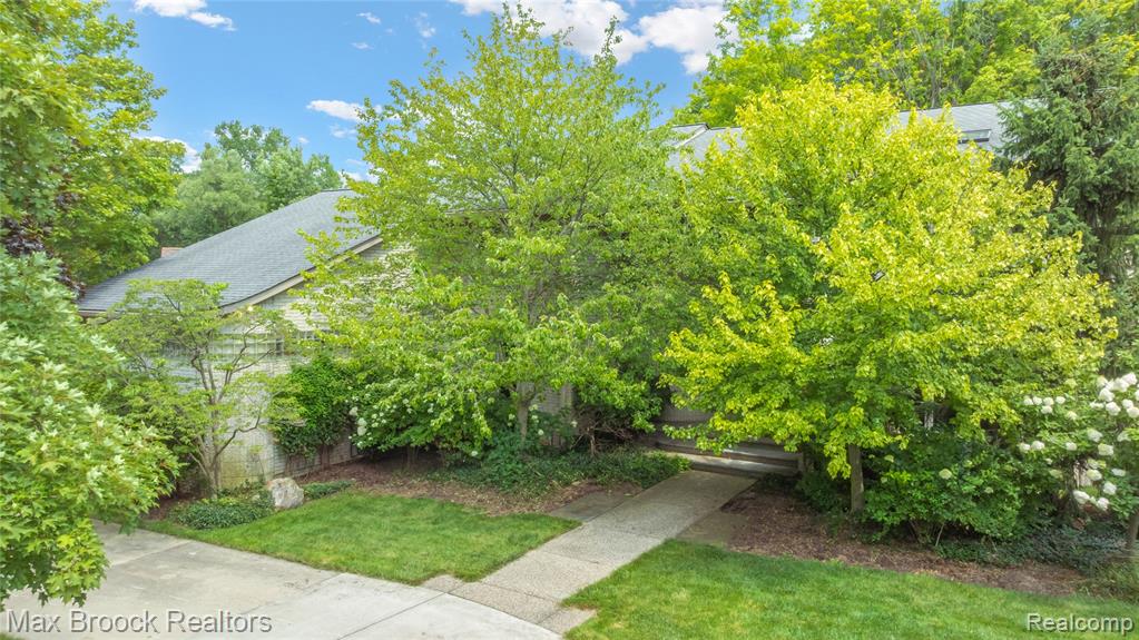 6067 Charles Drive, West Bloomfield, MI — Photo 3