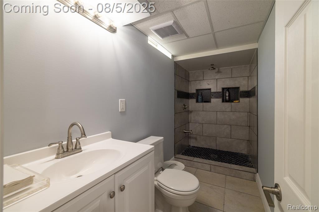 39667 Baker Drive, Sterling Heights, MI 48310 — Photo 24