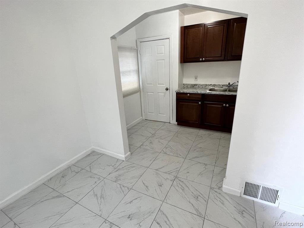 8279 Greenlawn Street, Detroit, MI 48204 — Photo 2