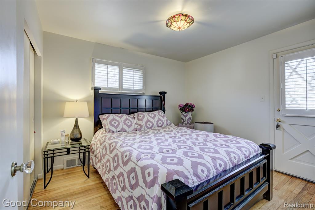 705 BUTTERNUT Avenue, Royal Oak, MI 48073 — Photo 18
