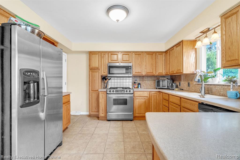 3126 Elk Street, Port Huron, MI 48060 — Photo 10