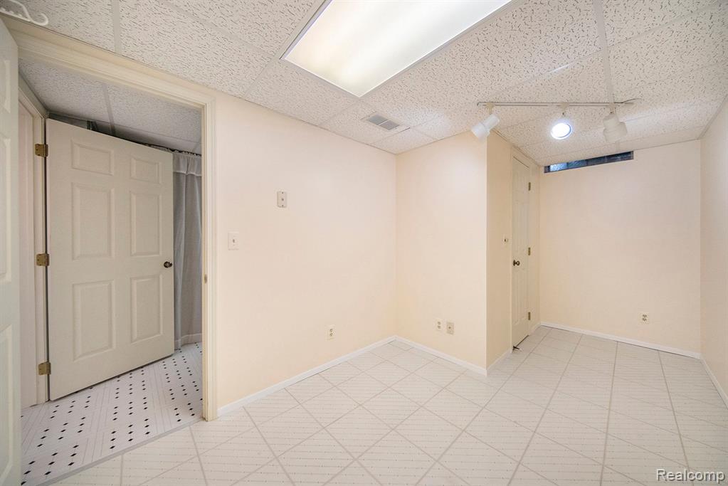 3510 BURBANK Drive, Ann Arbor, MI 48105 — Photo 26