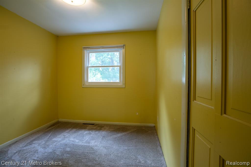 4373 Dexel Drive, Burton, MI 48519 — Photo 13