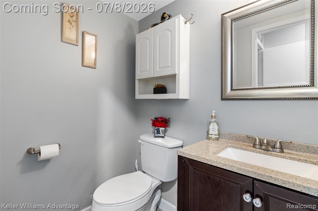 8948 Shawn Drive, Sterling Heights, MI 48312 — Photo 11