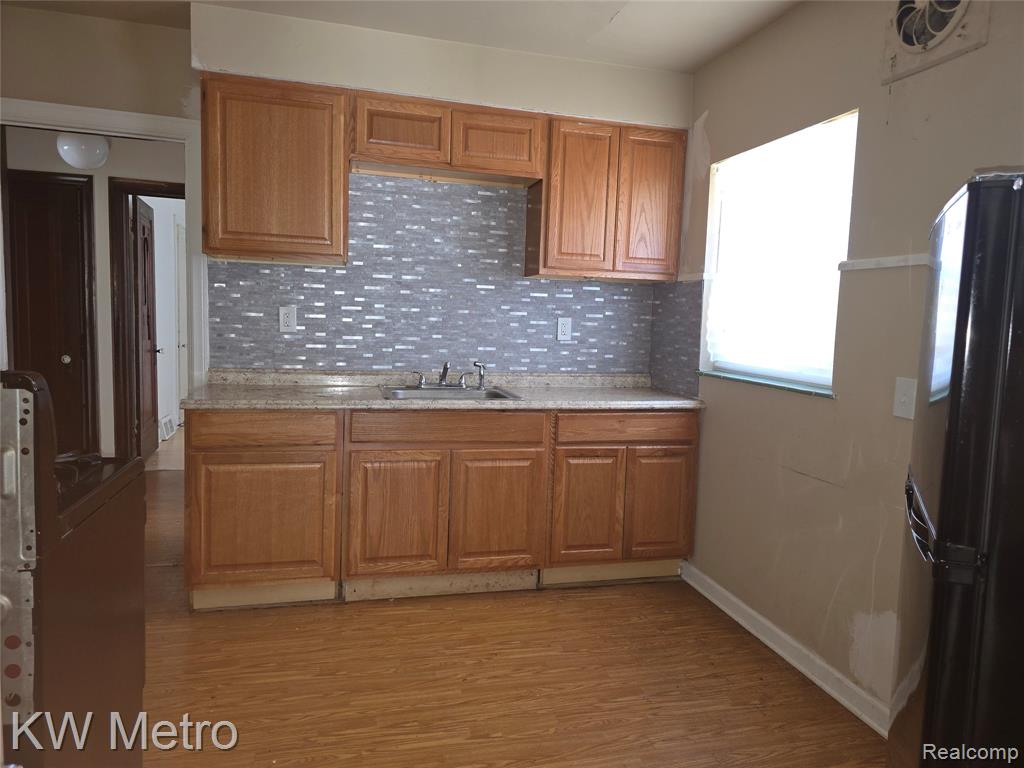 8595 CLOVERLAWN Street, Detroit, MI 48204 — Photo 4