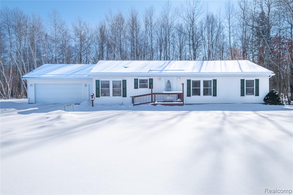 11944 N Wise Road, Clare, MI 48617 — Photo 2