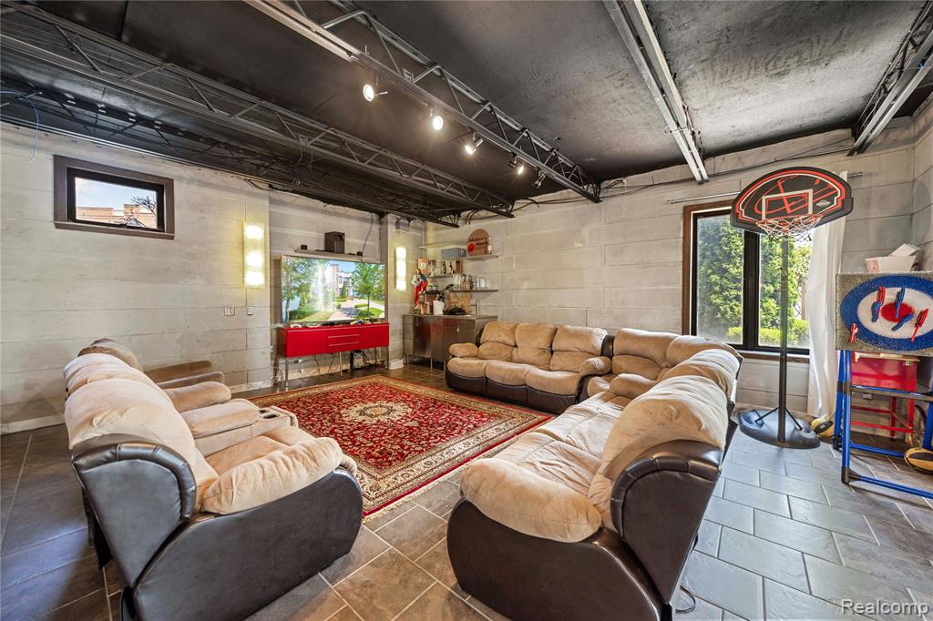 42183 Kouza Court, Belleville, MI, 48111