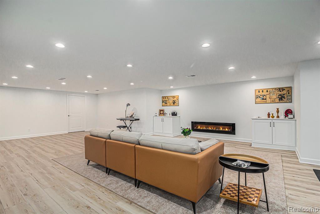 47541 Villa Terrace Court, Novi, MI — Photo 39