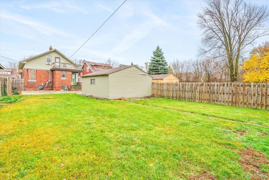 4469 BENITEAU Street, Detroit, MI 48214 — Photo 34