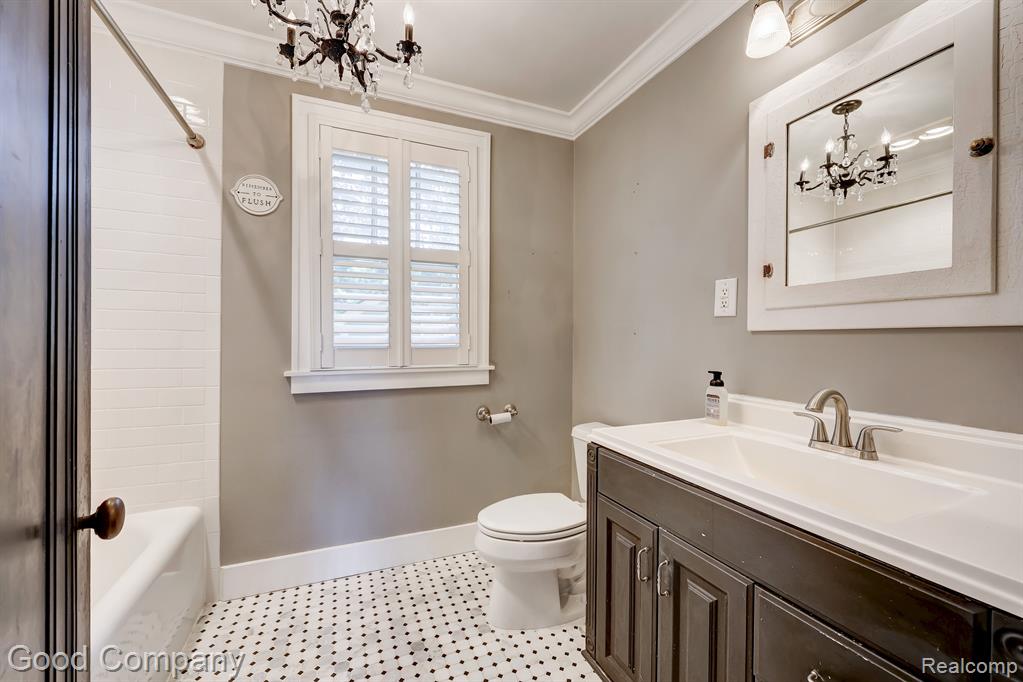 714 W HAZELHURST Street, Ferndale, MI 48220 — Photo 23