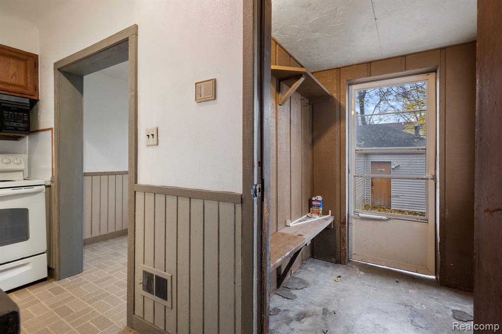 606 OAKLAND Avenue, Royal Oak, MI 48067 — Photo 40