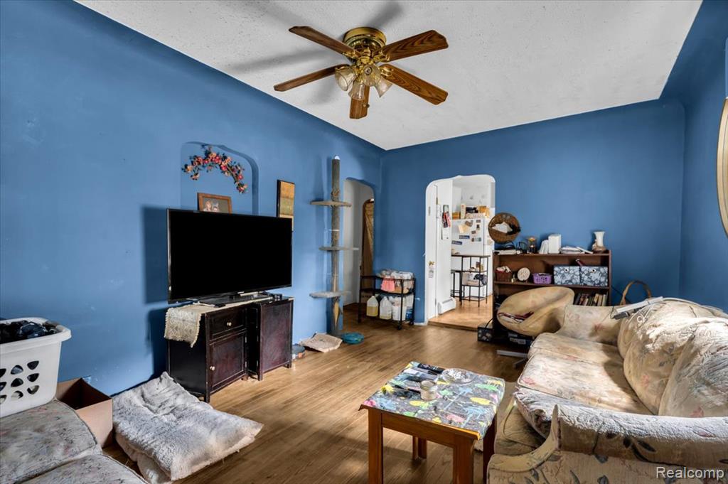 8675 Paige Avenue, Warren, MI 48089 — Photo 3