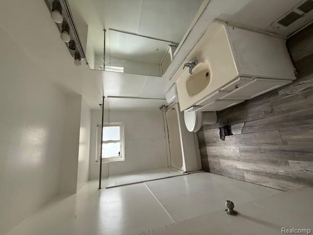 7667 Greenview Avenue, Detroit, MI 48228 — Photo 6