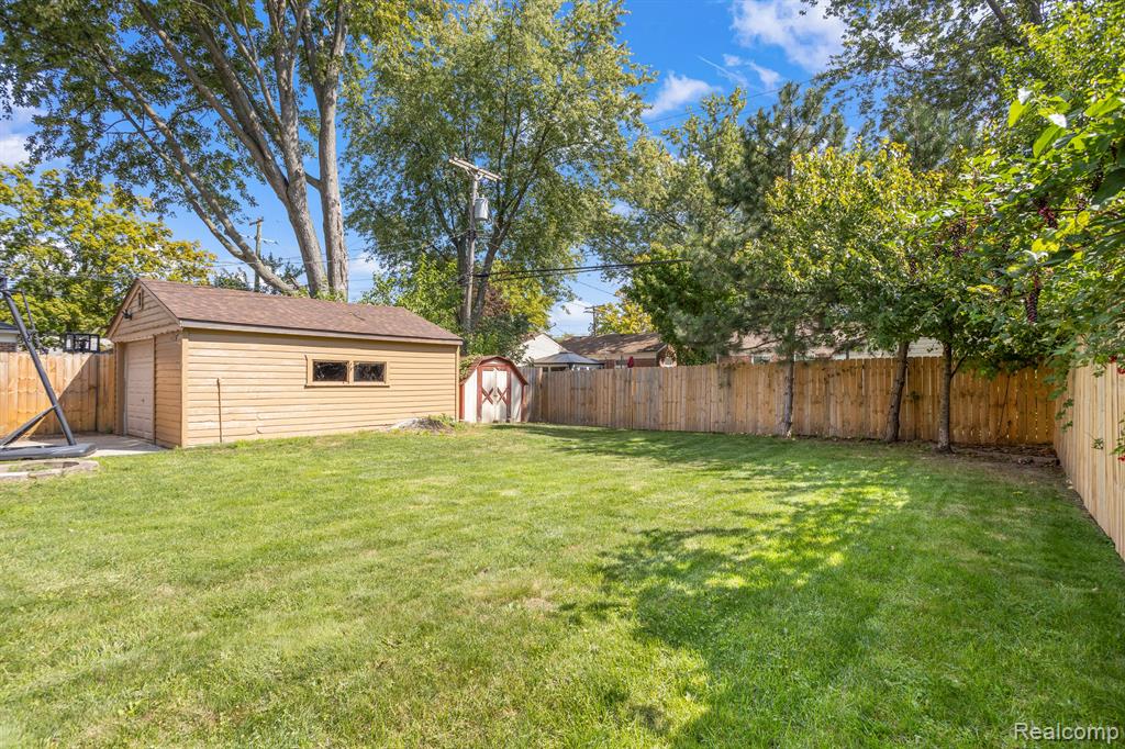 9950 HENRY RUFF Road, Livonia, MI 48150 — Photo 5