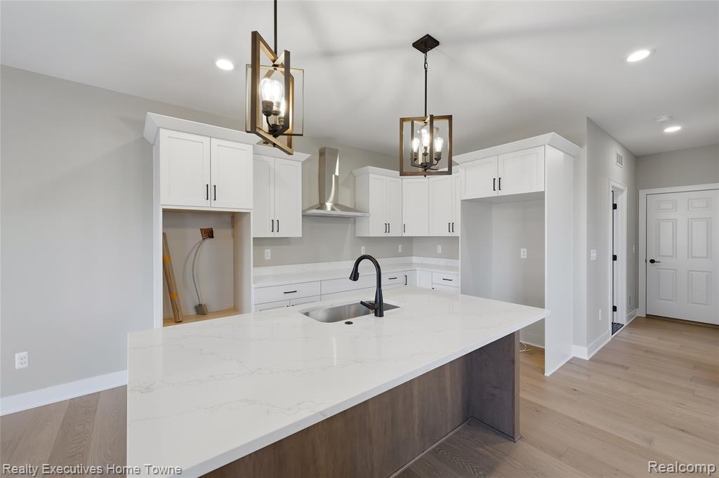 35701 Strongford Drive, New Baltimore, MI, 48047