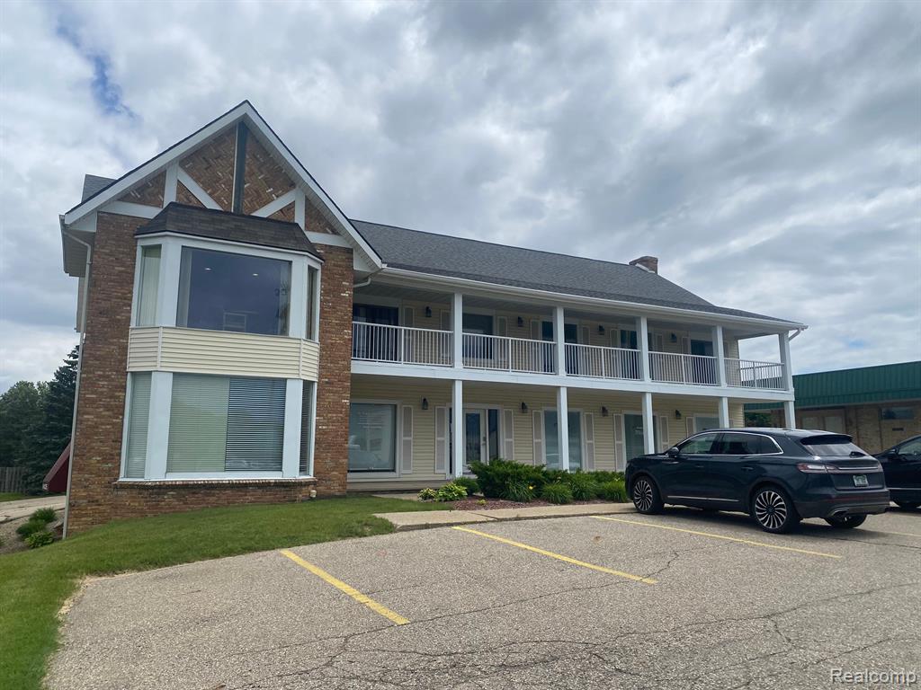 8445 S SAGINAW Street, Grand Blanc, MI 48439