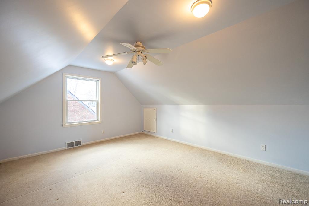 620 CATALPA Drive, Royal Oak, MI 48067 — Photo 13