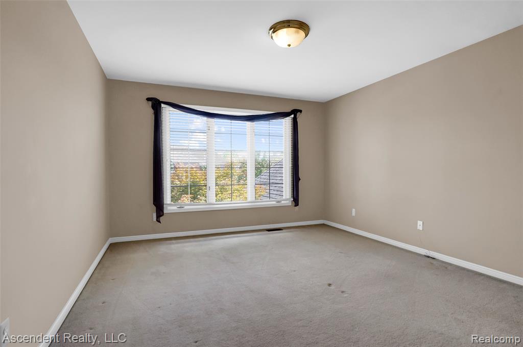 54127 Salem Drive, Shelby Twp, MI 48316 — Photo 33