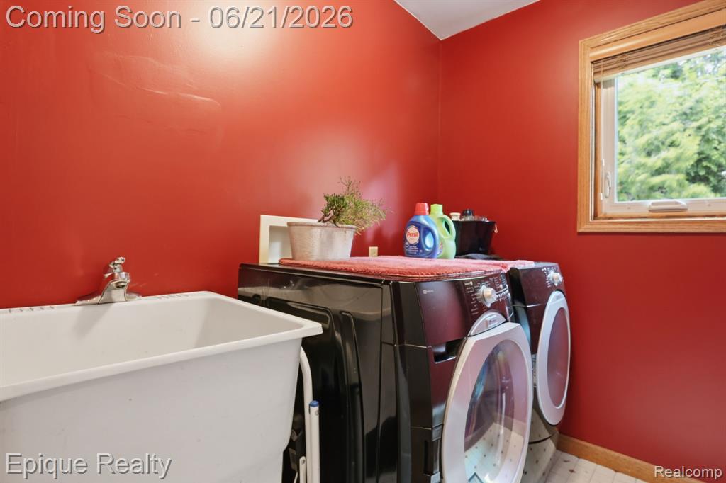 2348 Rochester Road, Leonard, MI 48367 — Photo 15