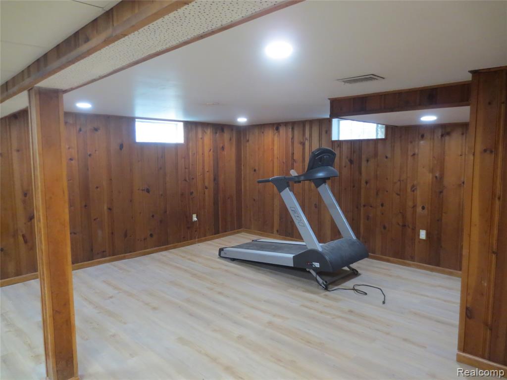 9535 Dixie, Redford, MI 48239 — Photo 25