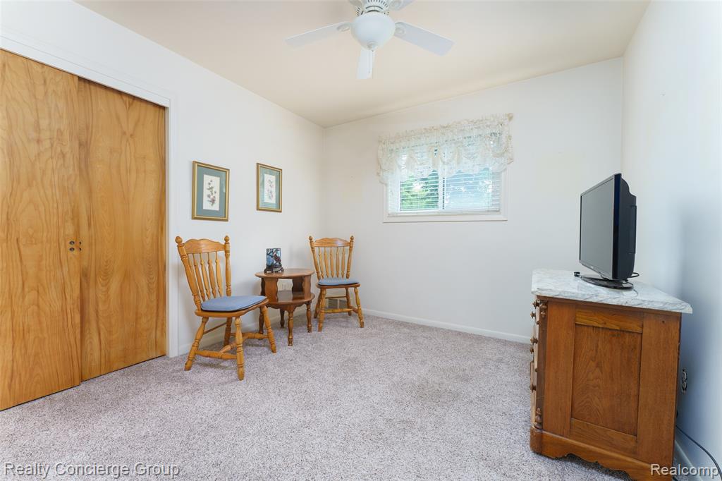 918 Squire Lane, Milford, MI 48381 — Photo 12