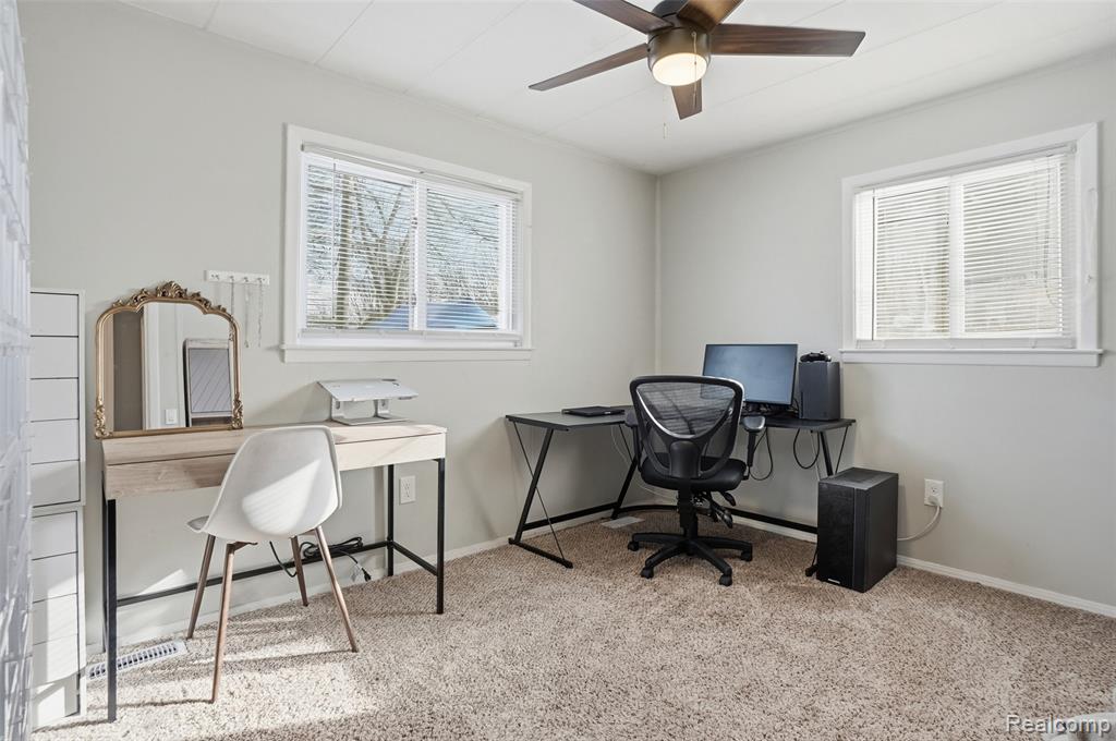 4901 Lake Grove Drive, White Lake, MI 48383 — Photo 10