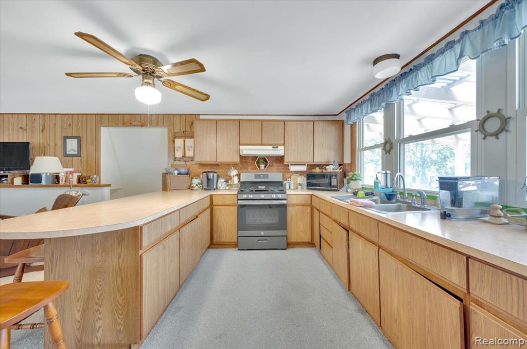 7937 Lakeview Drive, Lexington, MI 48450 — Photo 10