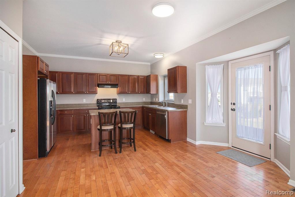 6016 MARLINGTON Boulevard, Linden, MI 48451 — Photo 4