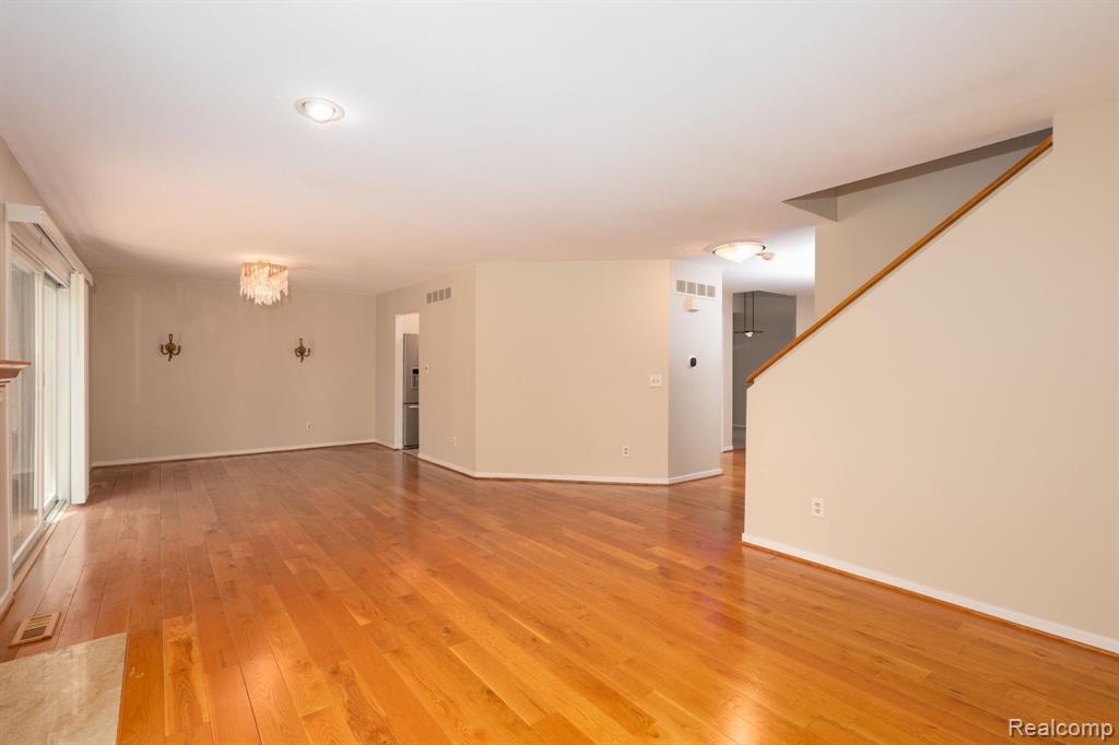 4343 Foxpointe Drive, West Bloomfield, MI 48323 — Photo 13