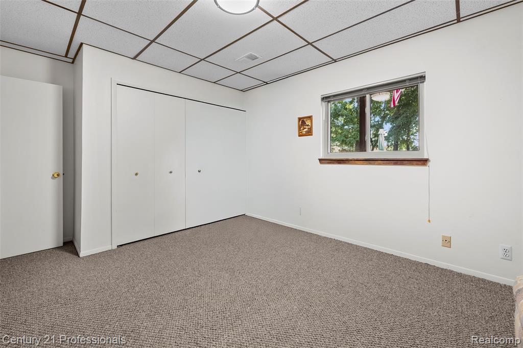 5135 Virgie Lane, West Bloomfield, MI 48324 — Photo 24