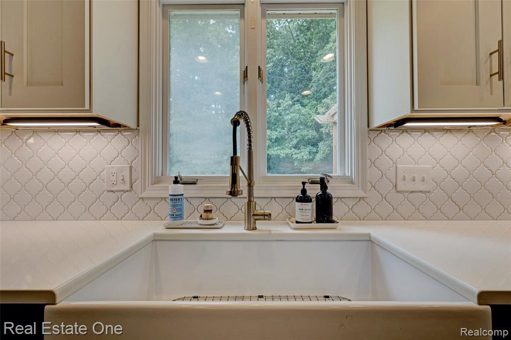 6360 Woodcrest Ridge, Clarkston, MI — Photo 18
