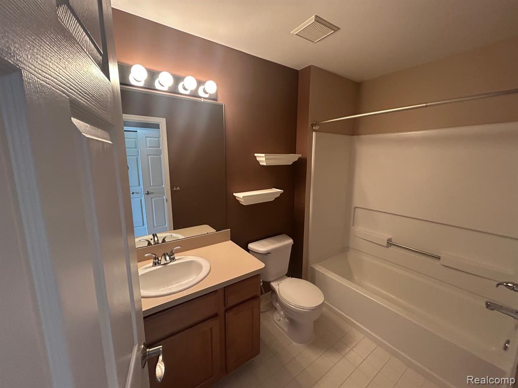 39460 SPRINGWATER Drive, Northville, MI — Photo 17