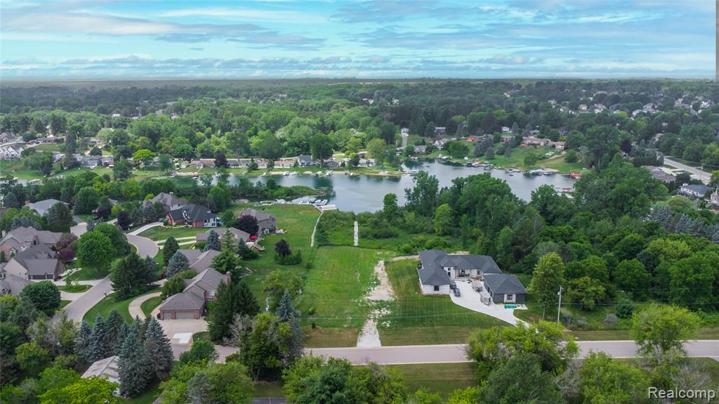 4172 Northshore Drive, Fenton, MI 48430 — Photo 2