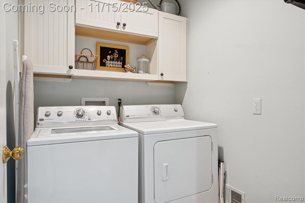 909 Tartan Trail, Bloomfield Hills, MI 48304 — Photo 29