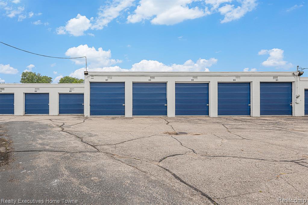 33833 Garnet Street, Clinton Twp, MI 48035 — Photo 8