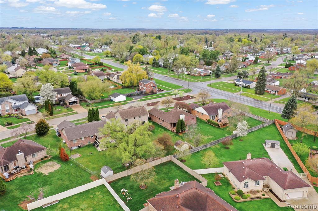 46902 Amberwood Drive, Shelby Twp, MI 48317 — Photo 6