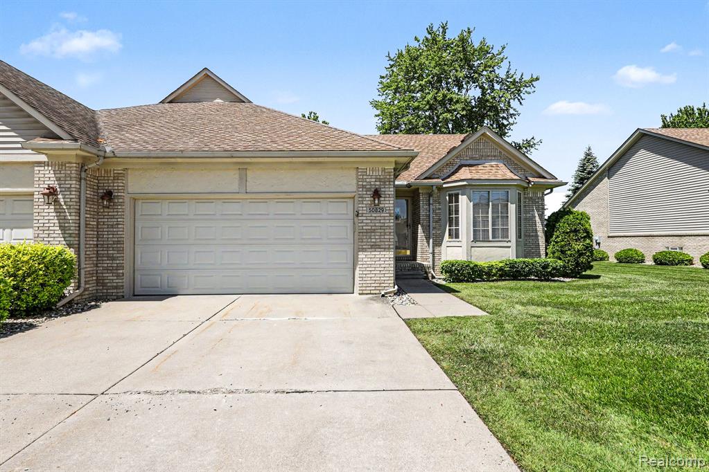 50829 Raintree Circle, New Baltimore, MI 48047 — Photo 2