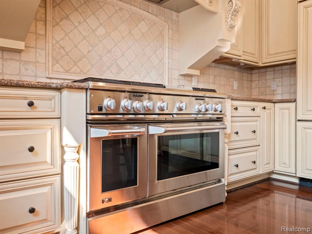 810 HIGHWOOD Drive, Bloomfield Hills, MI 48304 — Photo 13