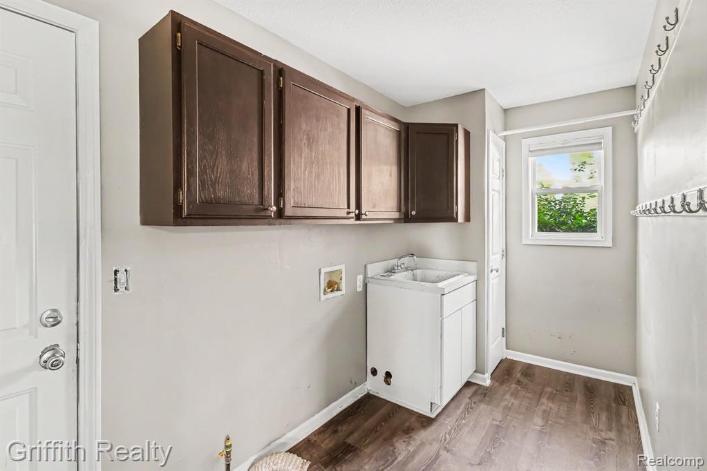 7055 Augustine Court, Fenton, MI 48430 — Photo 21